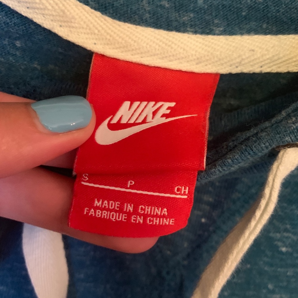 Nike pullover - Picture 3 of 3